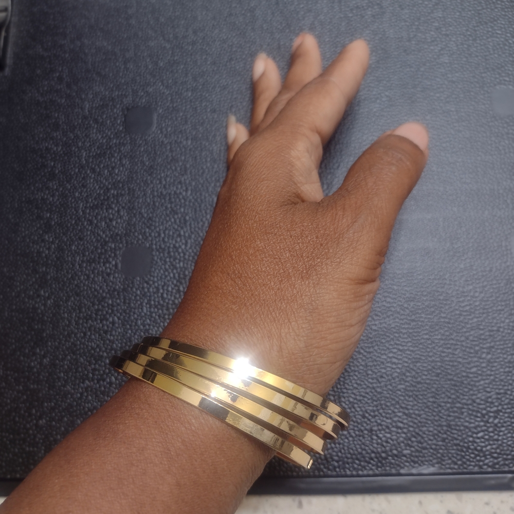 Elegant Gold Bangle Bracelet